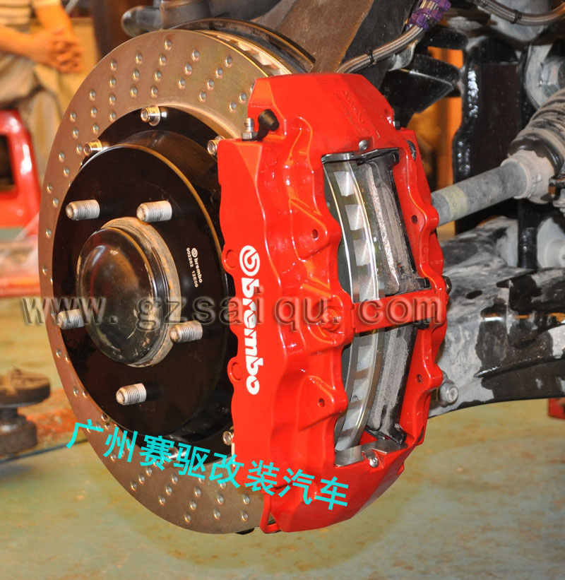 豐田坦途改裝BREMBO八活塞剎車分泵