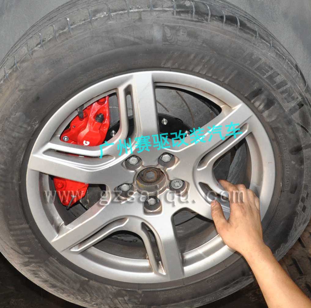 奧迪Q5剎車(chē)改裝AP六活塞卡鉗